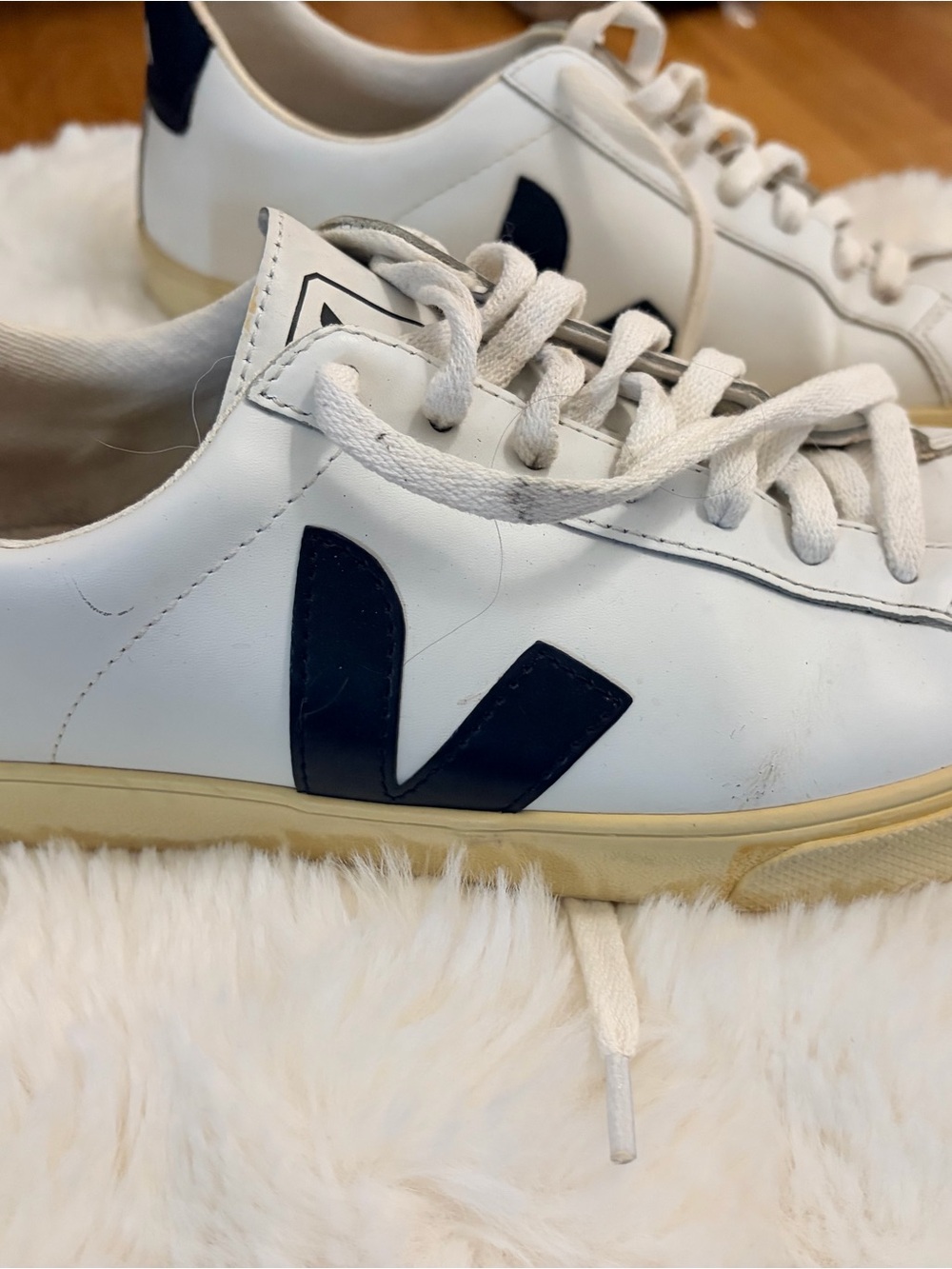 White Leather women’s Sneaker with black Accent